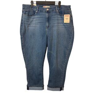 2/$30 NWT Levi Strauss Signature Women's Jeans 18W W34 Denim Capri's